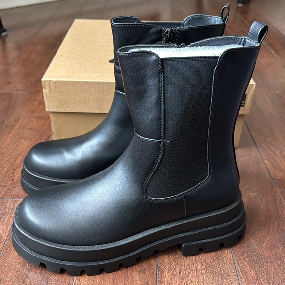 Dirty Laundry Vines Bootie - Picture 5 of 8